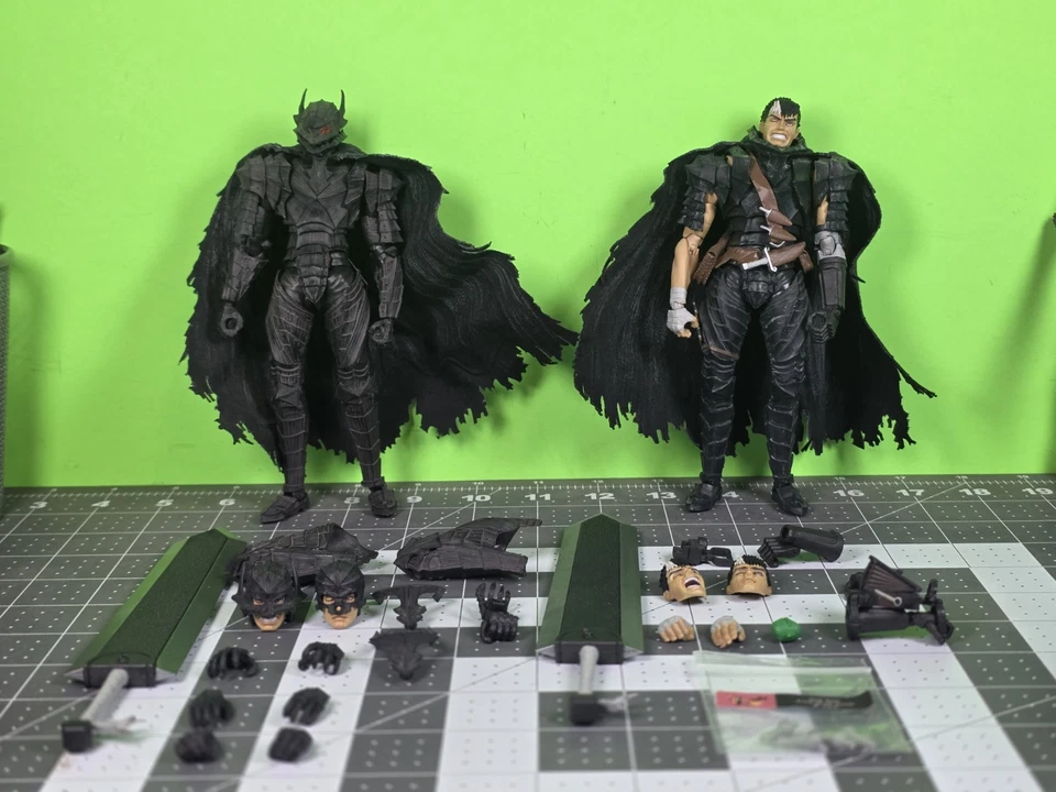 LOTE DE 2 FIGURAS "Berserk", figura de acción S.H.Figuarts Foto 1 de 4
