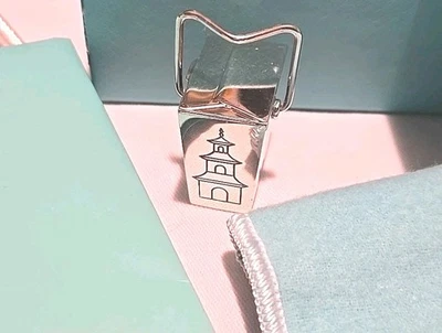 Caja de baratijas para llevar china Tiffany & Co plata de ley 925 con bolsa y dormitorio Foto 1 de 4