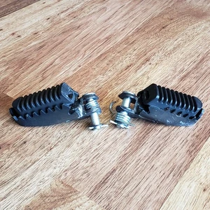 New Suzuki DRZ400SM Footpegs OEM Foot Rest Pegs R Steps DRZ400S DRZ400 2000-2024 - Picture 1 of 24