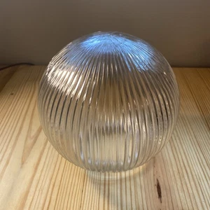 Vintage Holophane Clear Glass ribbed Light Porch Shade Ball Lamp Globe - Zdjęcie 1 z 5