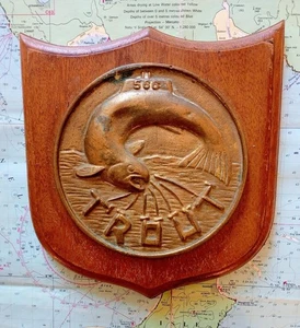 USS Submarine TROUT 566 pesado escudo cresta de bronce placa 8,25"X 9,5" - Imagen 1 de 2