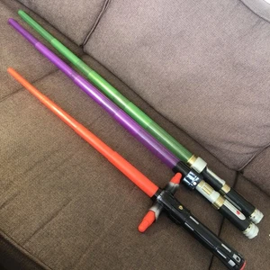 3 x Star Wars Flick Out Lichtschwert * Hasbro * Restposten ungetestet - Bild 1 von 10