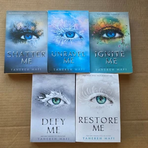Shatter Me Serie von Tahereh Mafi 5 Buch Set Shatter Unravel Ignite Restore Defy - Bild 1 von 8