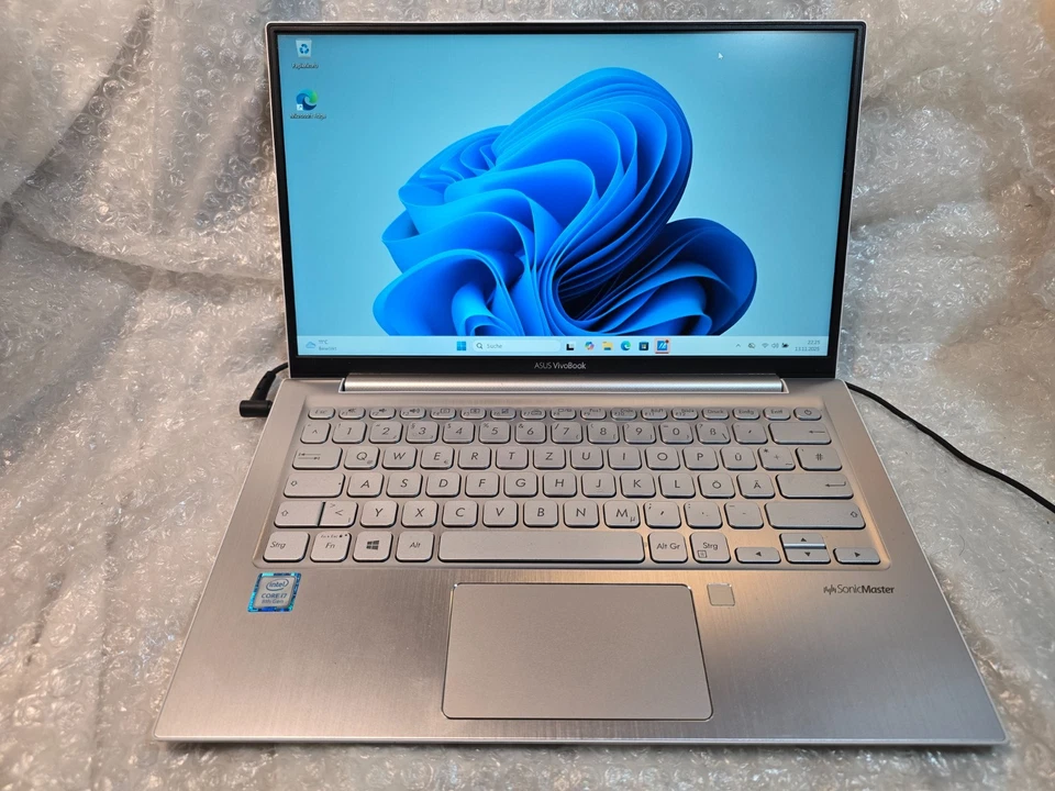 Laptop ASUS VivoBook S330U, Intel I7-8550U 1,80GHz, 13,3 Zoll, 8GB RAM, 500 SSD - Bild 1 von 4