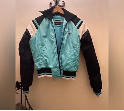 Jaqueta polo sul Y2k branca, azul e preta tamanho médio  - Imagem 1 de 4