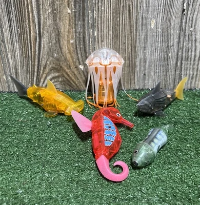 Hexbug Aquabots Jelly Fish, Sharks, Sea Horse Lot Of 5 Untested - Image 1 of 4