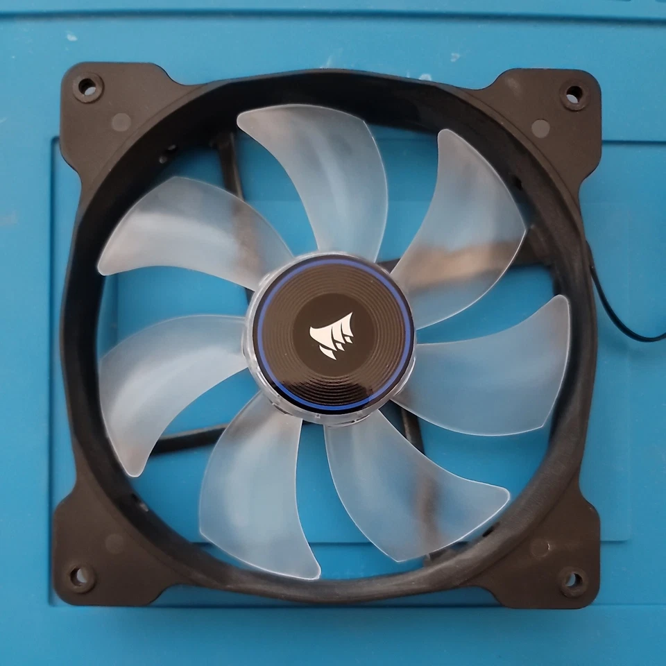 Air Series™ SP140 LED Azul Alta Presión Estática 140mm (CO-9050026-WW) Foto 1 de 1