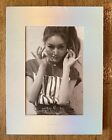 CHUNG HA - Hands On Me 1st First Mini Album CD K-POP Includes Booklet
