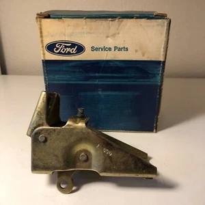 NOS 1974-79 FORD Thunderbird Galaxie LTD Monterey Mustang Door Latch Control RH - Picture 1 of 3