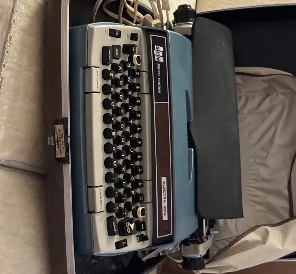 Máquina de escribir eléctrica automática Smith Corona Electra 220 vintage - con estuche - funciona Foto 1 de 1