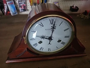 Kassel 31 Day Mantle Desk Clock With Key Woodgrain Vintage 🔥🔥 - Picture 1 of 6