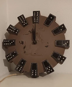 Dominosteine Wanduhr Familie Spielzimmer Männerhöhle Vintage funktionstüchtig  - Bild 1 von 5