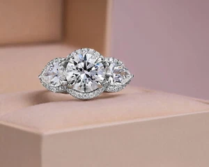 5.80 Carat IGI Certified Lab-Created Diamond Ring in 14k White Gold F/VS1 - Picture 1 of 10