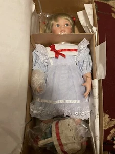 Bambola ASHTON DRAKE 18" Debbie in scatola COA Caroli Gardiner #76319 - Foto 1 di 10