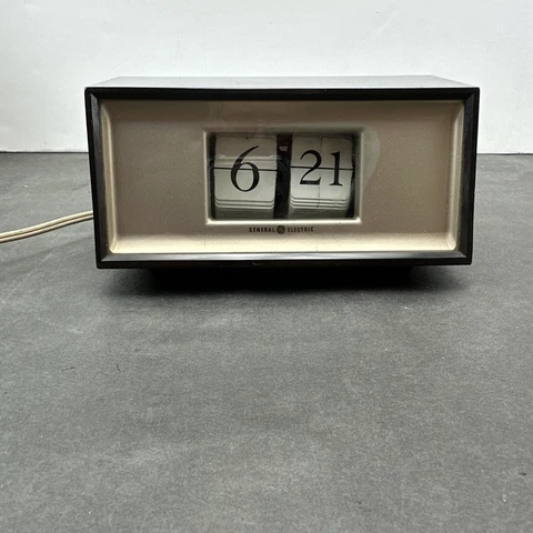 VTG General Electric GE Flip Clock Model 8114 MCM made in JAPAN - TESTED WORKS! Cover