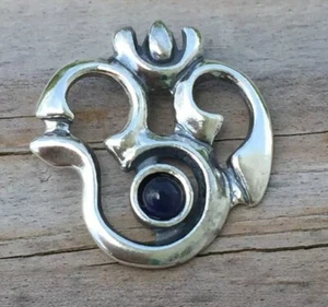 Colgante OM sólido de plata de ley .925 con piedras preciosas de iolita natural genuina EE. UU. - Imagen 1 de 9