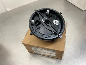 Genuine OEM Nissan Door Mirror Drive Motor 96368-7FA0A - Foto 1 di 3