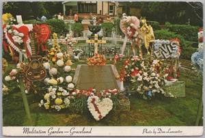 Graceland Meditation Garden, Elvis Presley's Grave, Memphis Tn, 1980 Postcard - Picture 1 of 2
