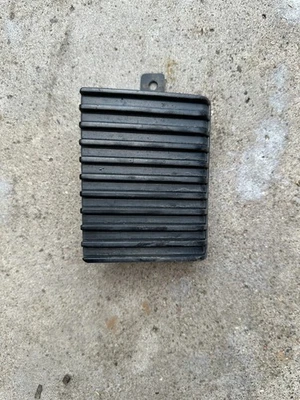 Bisel de faros antiniebla en blanco OEM 53146-87005 1986-1989 Toyota Van Driver LH Foto 1 de 2