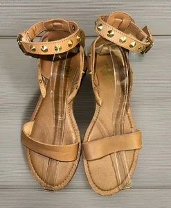 Crown Vintage Women’s Sandal Leather Ankle Strap New Taupe Gold Stud 8M - Picture 1 of 12