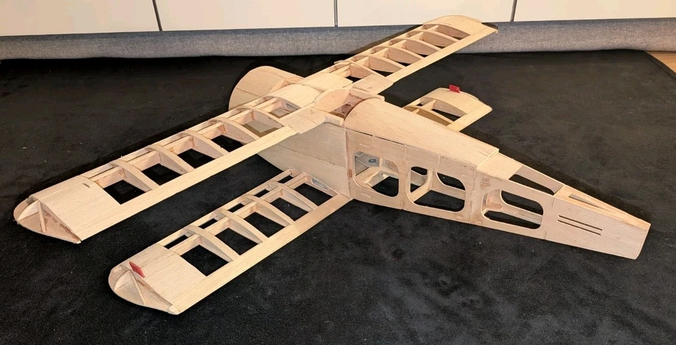 Dachbodenfund Doppeldecker Modellflugzeug Bausatz  - Bild 1 von 4