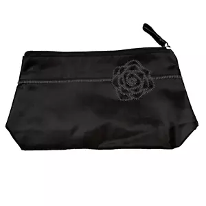 Bolso sin asas de maquillaje cosmético Lancome negro con adorno rosa plateado elevado 9x5" - Imagen 1 de 8