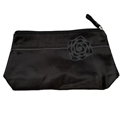 Bolso sin asas de maquillaje cosmético Lancome negro con adorno rosa plateado elevado 9x5" Foto 1 de 4