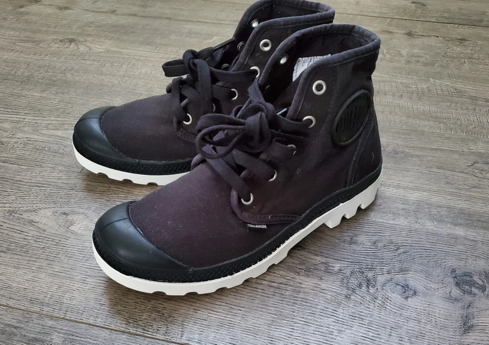 Palladium Women's Pampa Hi Canvas Boots 92352 030 - Black/White US 7 / UK 5 - Image 1 of 4