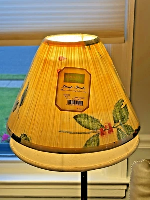 NUEVO Vintage Croscill BOTANICA GAZEBO Plisado Lámpara Pantalla Amarillo Floral Mediano 10" Foto 1 de 4