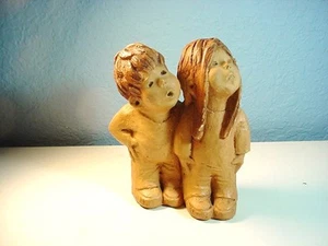 Vintage signierte Lee Bortin Tonskulptur Junge und Mädchen starren "BITTE" 7" GROSS - Bild 1 von 12