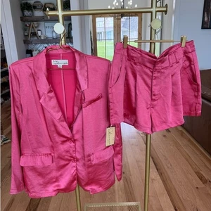 VINTAGE HAVANA - Neu mit Etikett - lebendiger Barbie rosa Satin Medium Blazer + großes Shorts Set - T6 - Bild 1 von 15