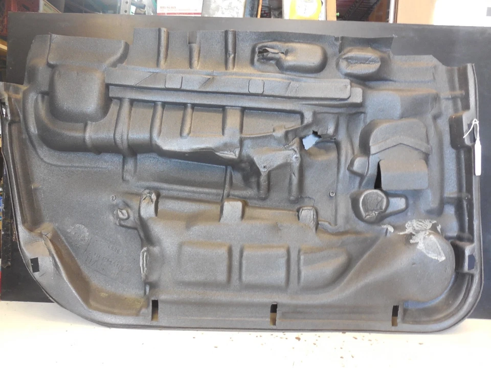 Карта звукового пароизоляции передней правой двери 2000 Audi A4 B5 - Изображение 1 из 4