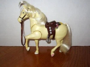 De colección Fisher Price 2000 Loving Family Aspen Gold Horse Pony sonidos realistas - Imagen 1 de 3