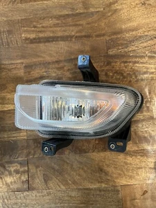 2015 - 2018 JEEP Renegade Turn Signal Fog Light RH Passenger Side OEM Mopar - Picture 1 of 7