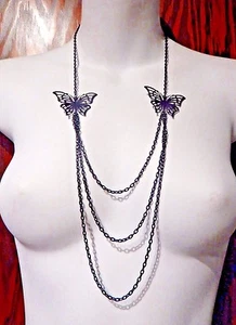 JERSEY DE MARIPOSA NEGRO COLLAR DE CADENA Y PENDIENTES SET multifilamento en capas Y4 - Imagen 1 de 4