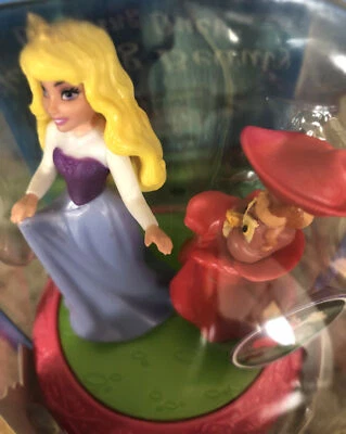 Figuras Disney Little Kingdom La Bella Durmiente Bailando Dúo y Amigos del Bosque Foto 1 de 4
