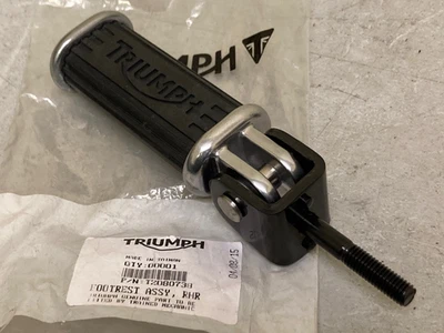 Genuine Triumph Thruxton 900 (Carb & EFI) RIGHT REAR Pillion Footpeg T2080738 - Image 1 of 2