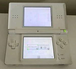 Nintendo DS Lite White Console (Top Screen Issue) + Stylus Plays GBA Games - Picture 1 of 2