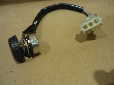 Ferrari Testarossa, 512, Mondial - Potenciómetro para temperatura de CA - P/N 61078700 Foto 1 de 4