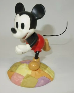 Figura de porcelana clásica de Mickey Mouse Millennium On Top Of The World de Walt Disney - Imagen 1 de 7