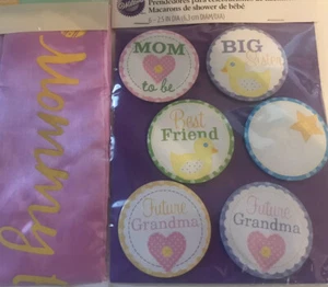 Mommy To Be Schärpe Baby Dusche & Zukunft Oma Knöpfe NEU - Bild 1 von 3
