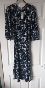 PRIMARK Blue White Mix Crew Neck 3/4 Sleeve Bodycon Dress Size UK 10 BNWT - Picture 1 of 3