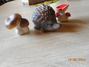 3er-Set Figuren Igel + 2 x Pilze Herbstkoration Innenbereich 7 cm - Picture 1 of 3