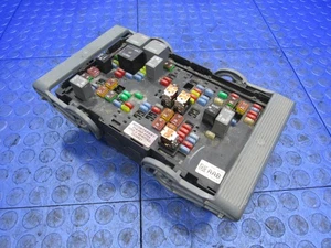 Caja de relé de fusibles bahía de motor Yukon 10-14 Tahoe Suburban Escalade 22798217 6644 - Imagen 1 de 8