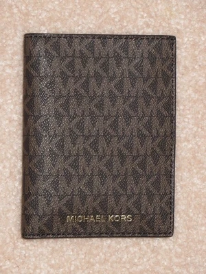 Michael Kors ~ Cartera/Estuche para pasaporte para mujer ~ Marrón Doble pliegue ~ ¡EXCELENTE ESTADO! Foto 1 de 4