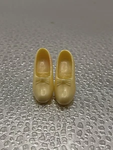 Barbie Puppe Schuhe Disney Prinzessin Belle hellgelb Pumps Absätze Schleifen #18 - Bild 1 von 7