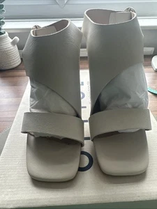 Office Meteor White Leather Uk7 Ladies Square Toe Showboot - Picture 1 of 8