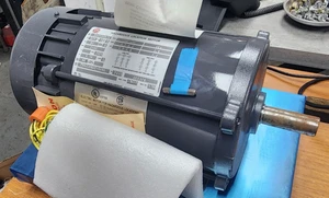 🤠NEW US MOTORS 3/4 HP HAZ LOC MOTOR 1140 RPM 208-230/460V 3Ø 143T FR XS84S8A14 - Picture 1 of 8