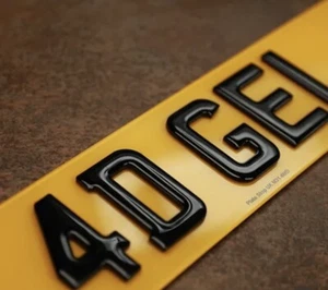 4d Par de letras elevadas de acrílico personalizadas delanteras y traseras de gel con matrículas de carretera - Imagen 1 de 3