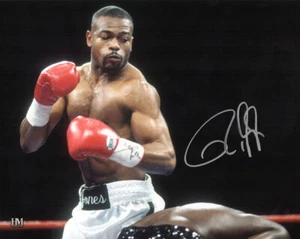 Roy Jones Jr. Foto de acción firmada de baúles blancos de boxeo 8x10 - (SCHWARTZ CERTIFICADO DE AUTENTICIDAD) - Imagen 1 de 1